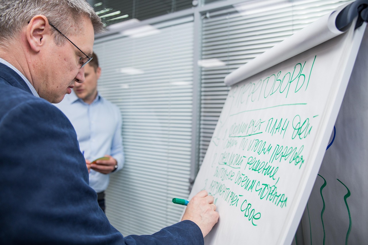 在宅医療における薬剤師のチーム連携はどのように進めるべきか？